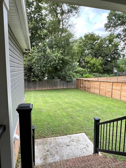 Building Photo - 1013 Allen St