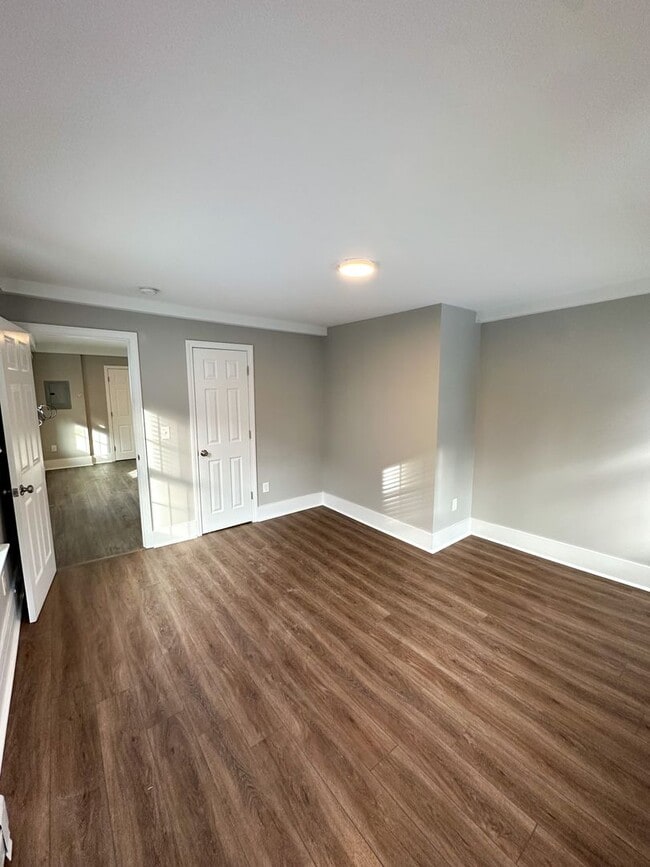 Building Photo - 17 S State St