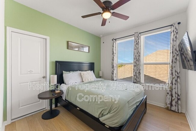 Building Photo - 2119 Hofstaat