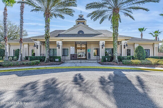 Building Photo - 705 W Kings College Dr