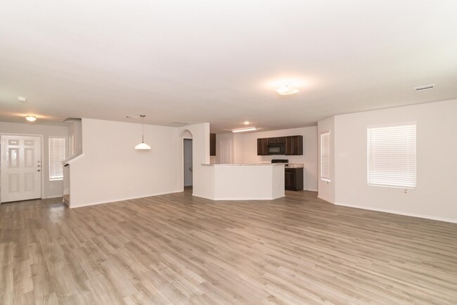 Building Photo - 24211 Paresi Ct
