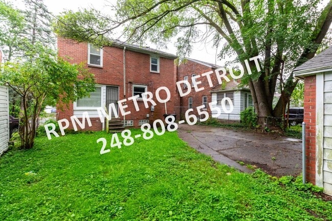Building Photo - Traditonal 3-Bedroom Colonial Home in Detroit