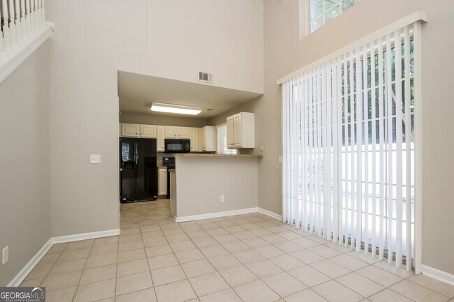 Building Photo - 1204 W Oaks Way
