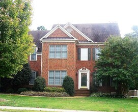 Building Photo - Large Colonial in Twin Hickory  **Availabl...