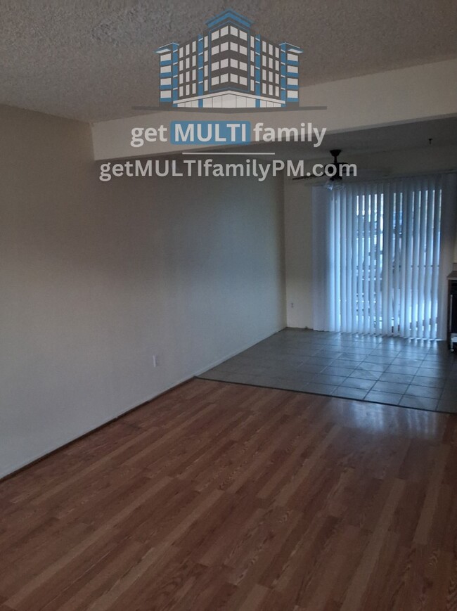 Building Photo - Bright & Cozy 1-Bedroom in Phoenix – Your ...