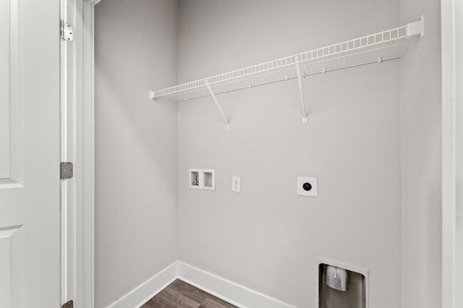 Building Photo - 259 N Sand Palm Rd