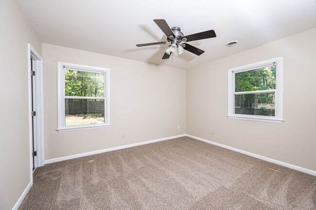 Building Photo - Chesterfield Ranch Home Available
