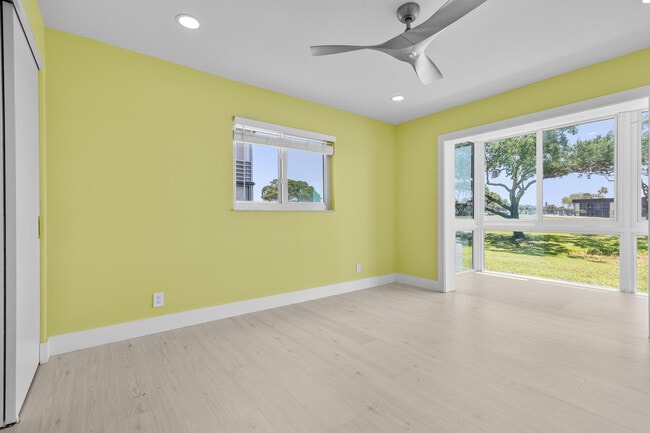 Building Photo - 969 Normandy U