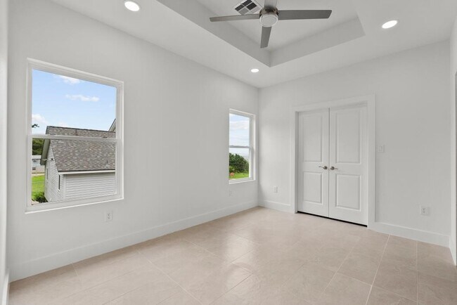 Building Photo - 510 2nd St