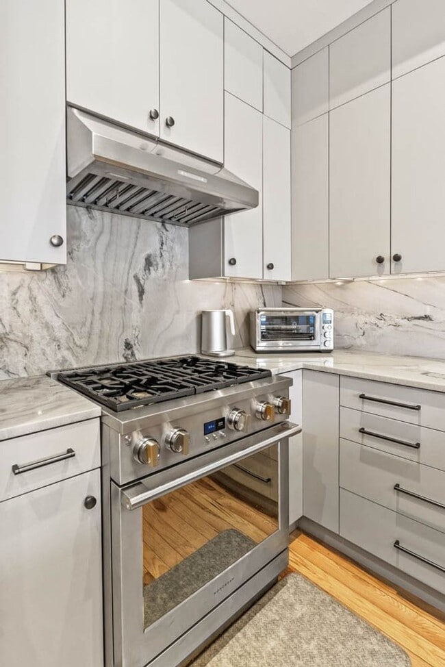 Building Photo - Logan Circle Condo