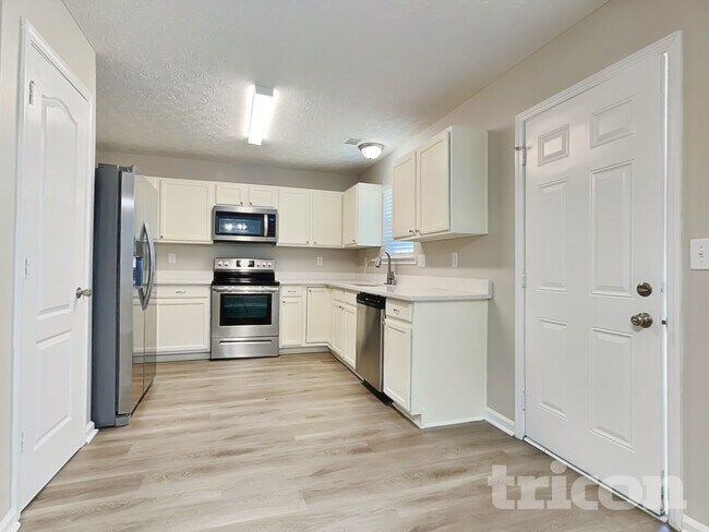 Building Photo - 225 Victoria Blvd