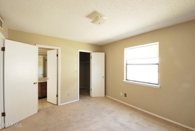Building Photo - 216 Cutlass Dr