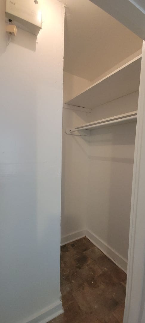 Building Photo - Beautiful 3 bedroom/1 bath Cottage with La...
