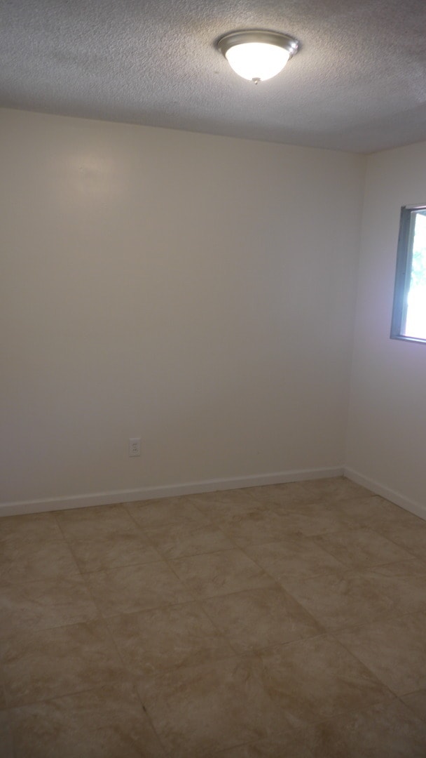 Building Photo - Beautifully Renovated 3-Bedroom Residence in San Bernardino