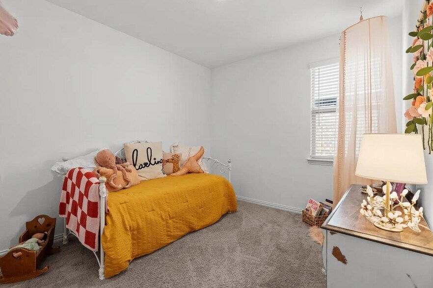 Building Photo - 7101 Crepe Myrtle Ave