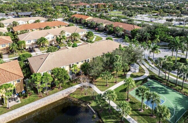 Building Photo - "Charming 3-Bed Oasis with 2.5 Baths in Lakeworth - Lakeview – Spacious 1622 Sq. Ft. Gem!"