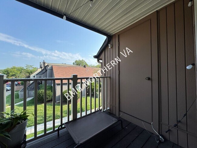Building Photo - 8056 Pantano Pl