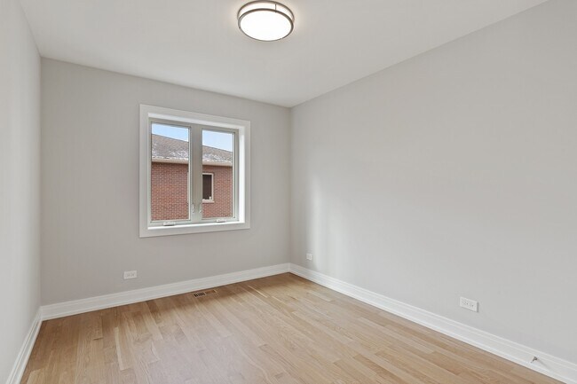 Building Photo - 6844 W 65th St