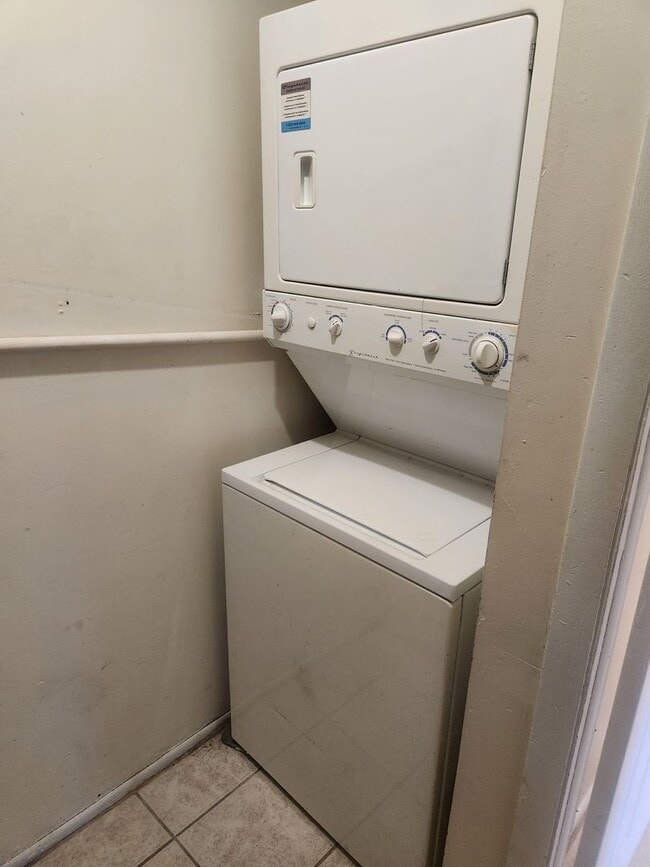 Building Photo - 4320HOWELL UNIT A &amp; B