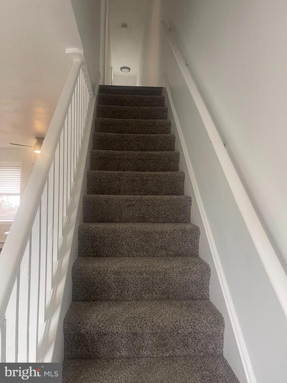 Building Photo - 238 6th Ave