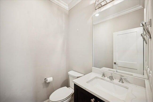 Building Photo - 420 Evanston Ave