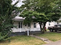 Building Photo - Renovated House for Rent