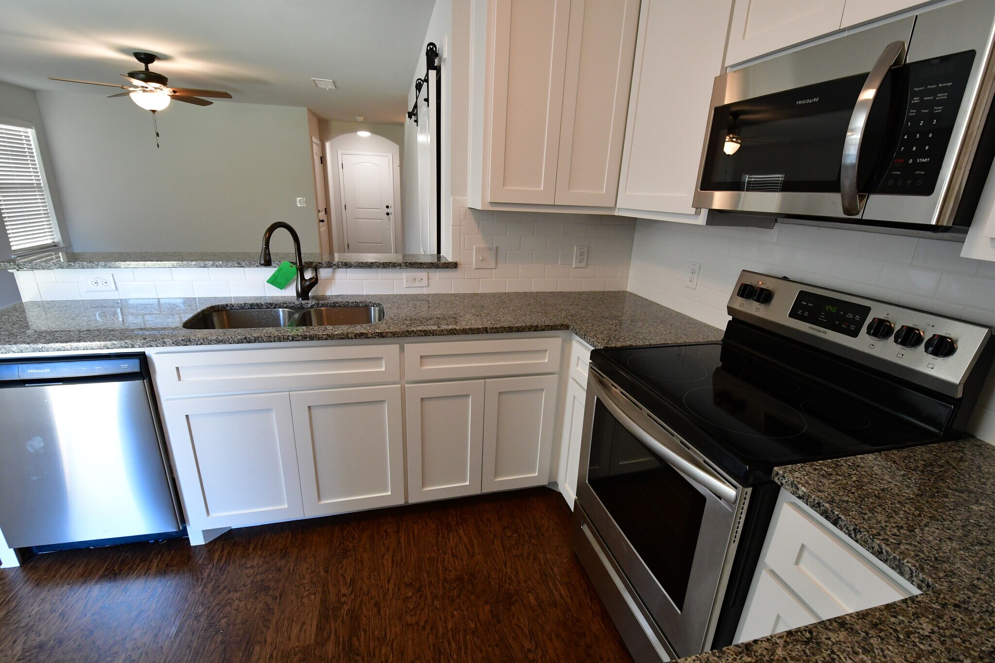 Building Photo - 237 W Forest Ave