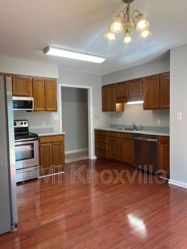 Building Photo - 1504 Randall Park Dr