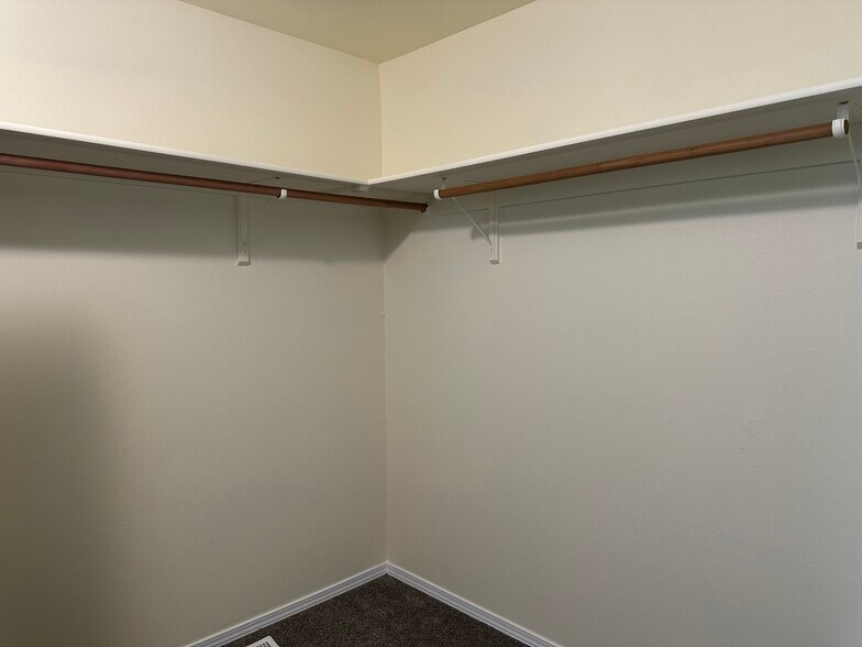 Master Closet - 398 East Cassidy Drive