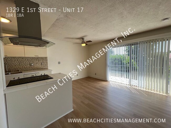 Building Photo - Stunning 1 Bedroom 1 Bath Condo Just One B...