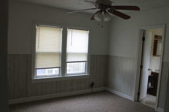 Building Photo - 471 Elm Ave