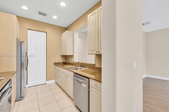 Building Photo - 8706 Blaze Ct