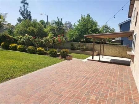 Building Photo - 840 Bridle Dr
