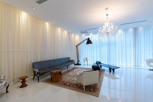 Building Photo - 495 Brickell Ave