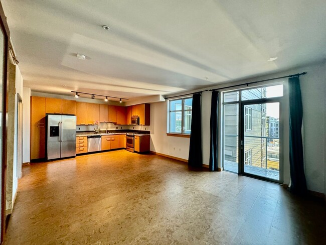 Building Photo - 1 bedroom, 1 bathroom Condo with City View!