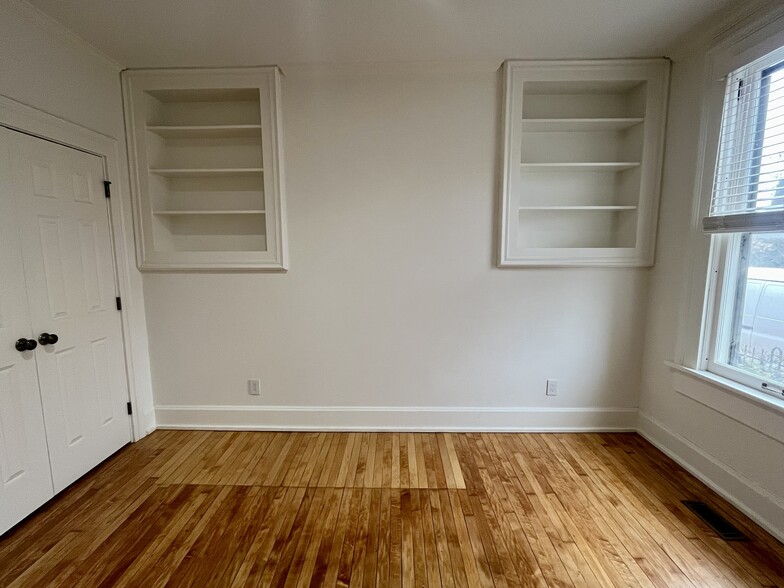 Building Photo - 674 Mohawk