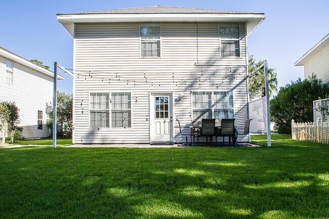 Building Photo - 262 Twin Lakes Ln