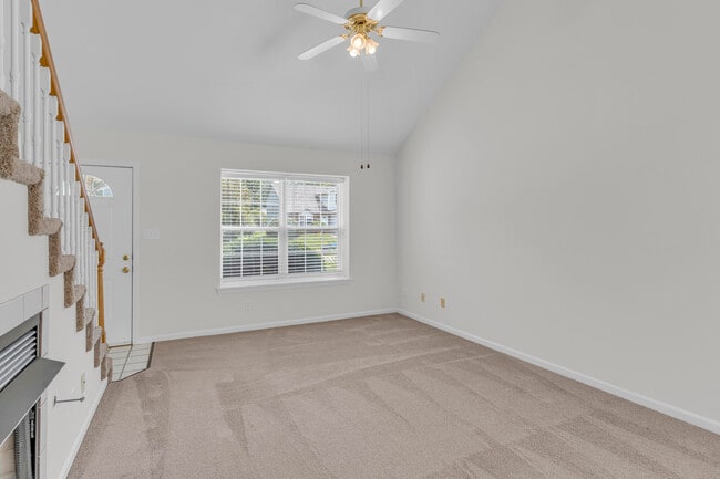 Building Photo - 5015 CARRIE RIDGE Dr