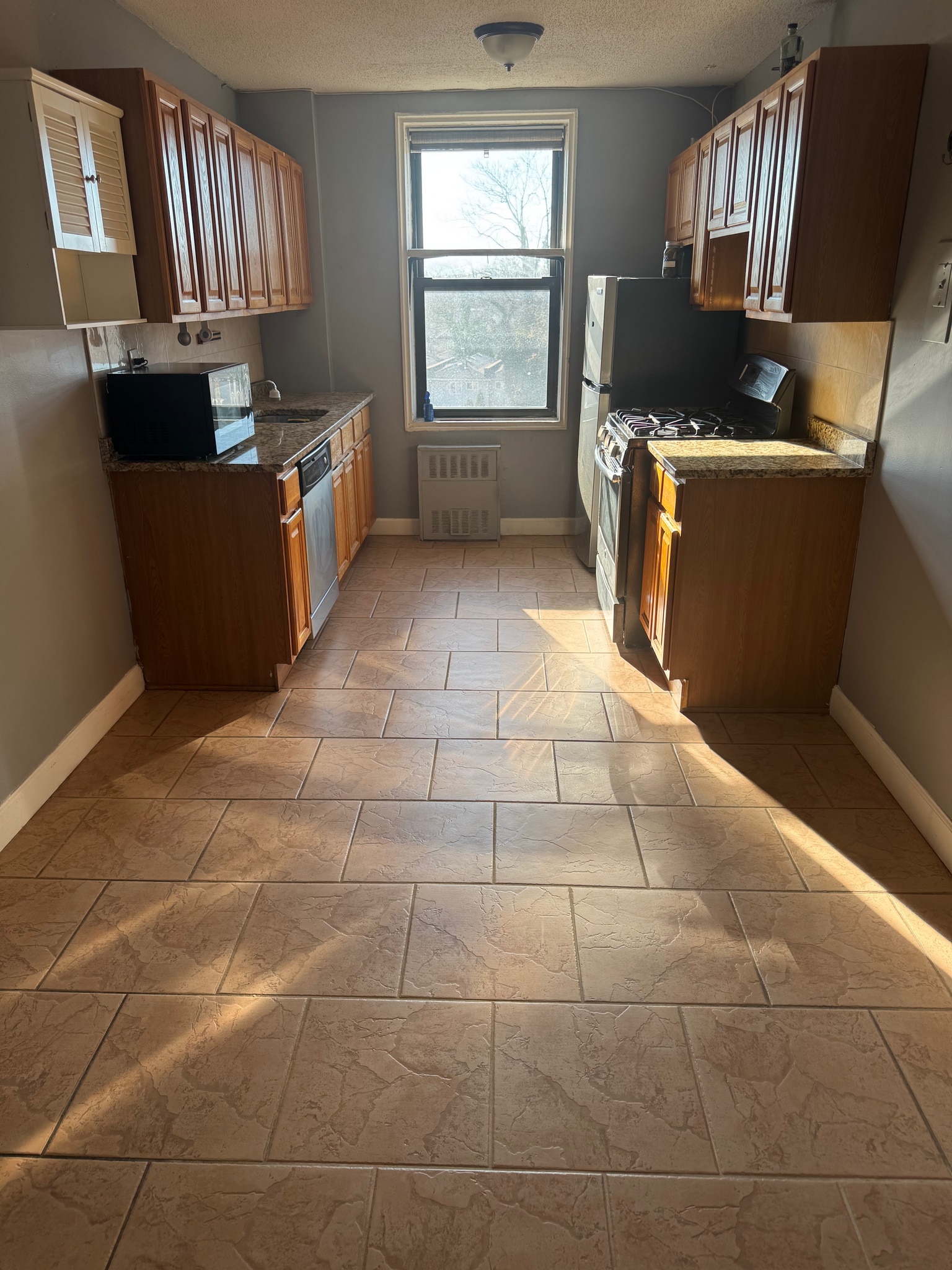 Building Photo - 145 Lincoln Ave