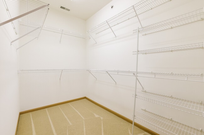 Building Photo - 13386 Red Alder Ave