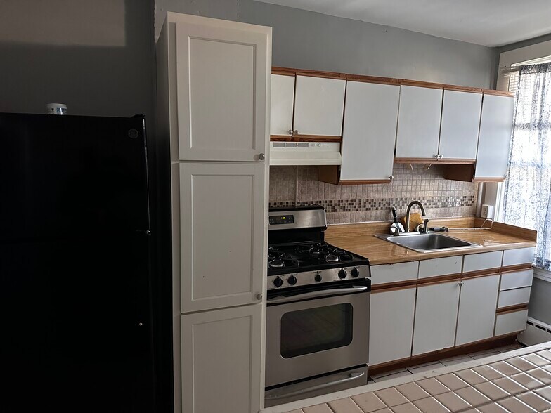 Building Photo - 2206 Penrose Ave