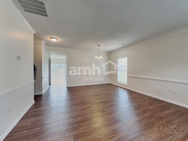 Building Photo - 8935 Hedge Maple Rd