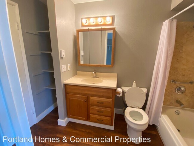 Building Photo - 2 br, 1 bath House - 832 SE Lambert Circle