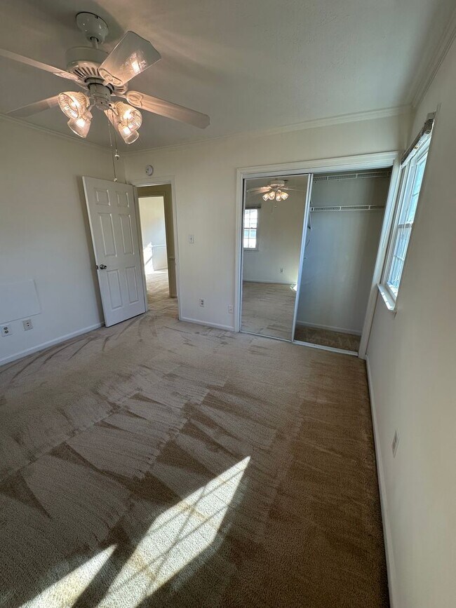 Building Photo - Located in Close Proximity to City Center.