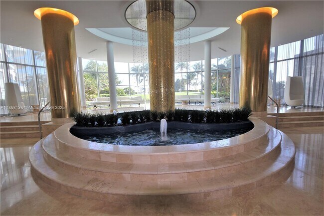 Building Photo - 5151 Collins Ave