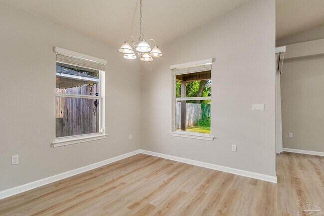 Building Photo - 7933 Nalo Creek Loop