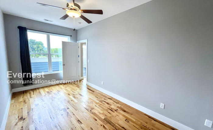 Building Photo - 1067 Montague Pl