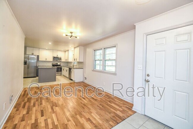 Building Photo - 9 Castlewood Dr