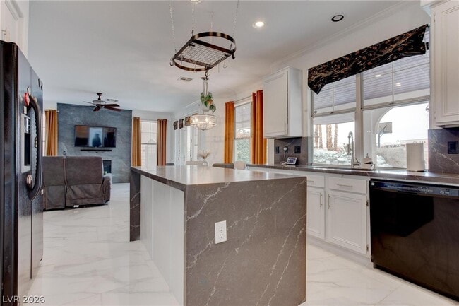 Building Photo - 2500 Hacker Dr