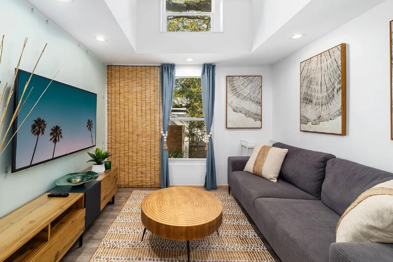 Building Photo - 603 38th St W